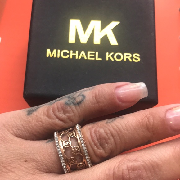 Authentic Michael Kors Metal Size 5 Fashion Ring - Picture 6 of 6